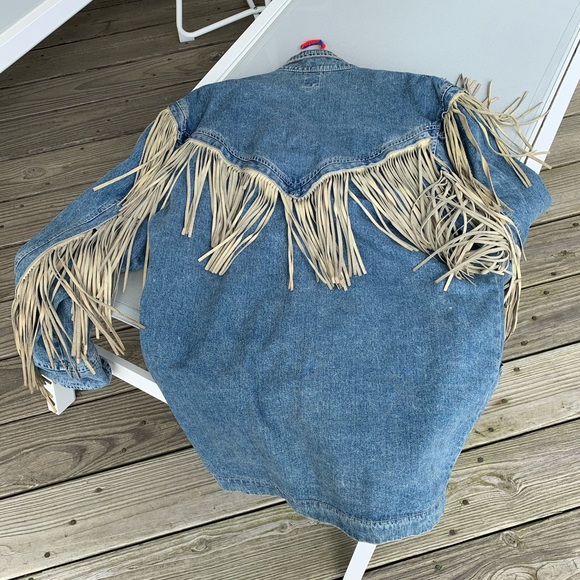 Rare & Amazing Vintage Denim Jacket w/suede fringe - Picture 2 of 4